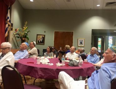 MENS-CLUB-MEETING-768×576 MENS-CLUB-MEETING-768x576
